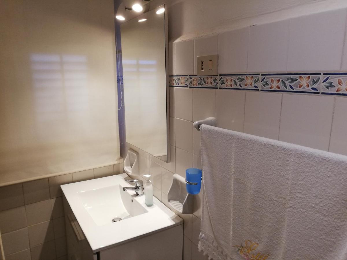 Charming Apartment In Mondello Palermo Eksteriør billede
